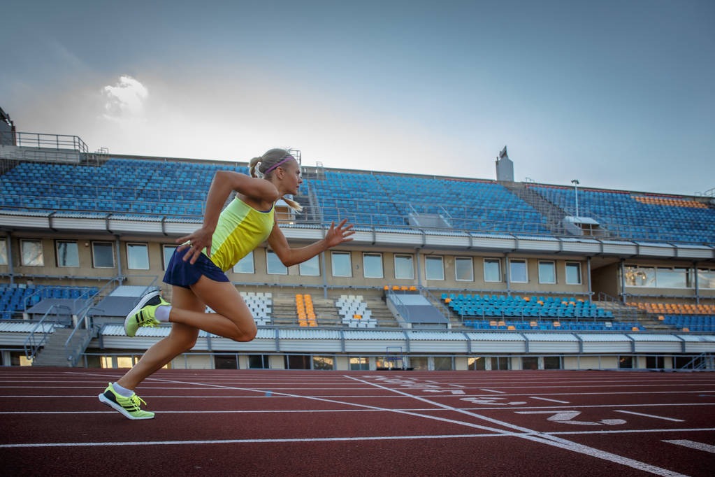 无法自己穿鞋离开！哈登又遭重伤，粗暴防守太离谱